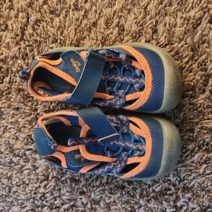 OshKosh shoes
